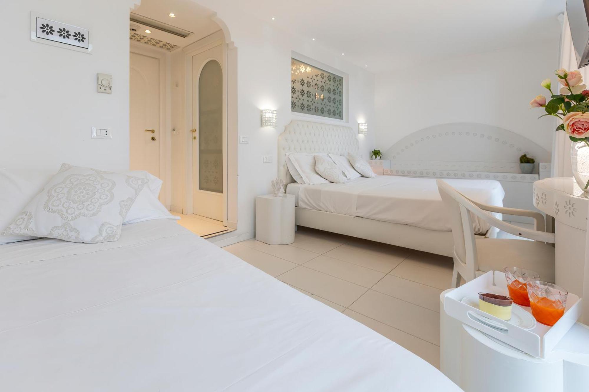 Hotel Al Cavallino Bianco Риччоне Экстерьер фото