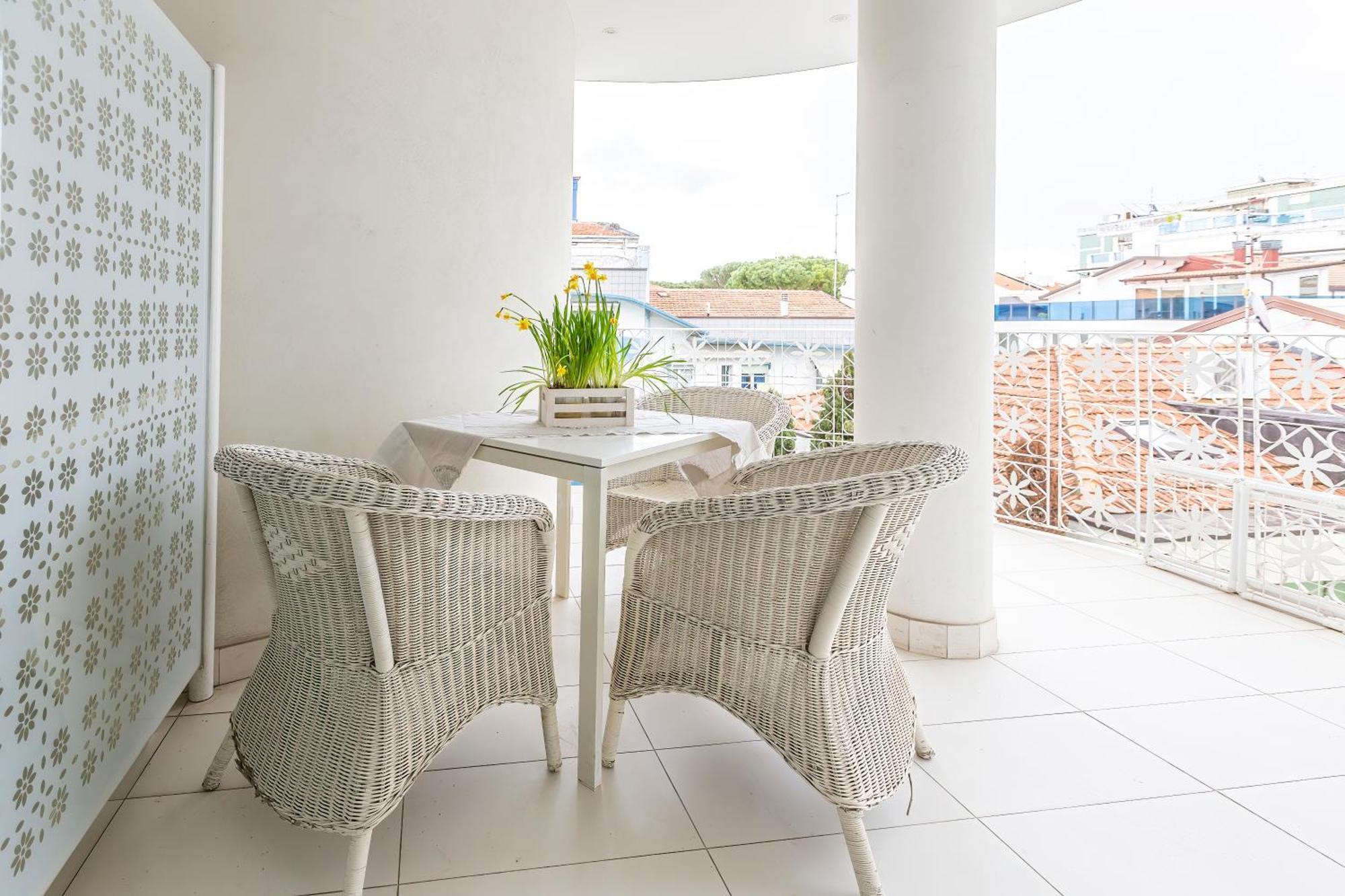 Hotel Al Cavallino Bianco Риччоне Экстерьер фото